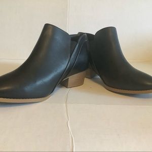LC Lauren Conrad Black Ankle Booties 9 Wide